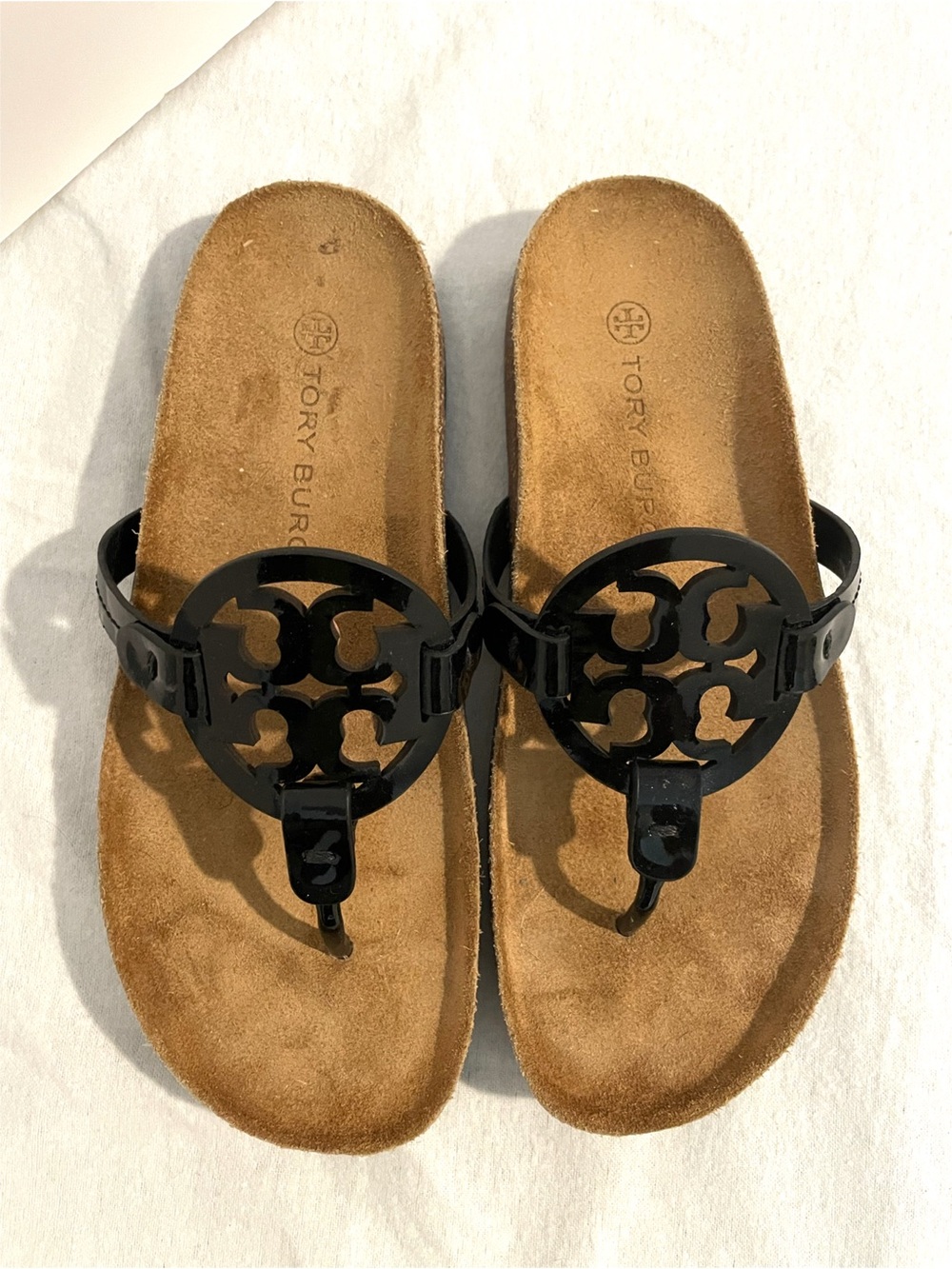 Tory Burch Black Patent Leather Thong Sandals Logo Slip On Women’s US 7.5 EU 38
